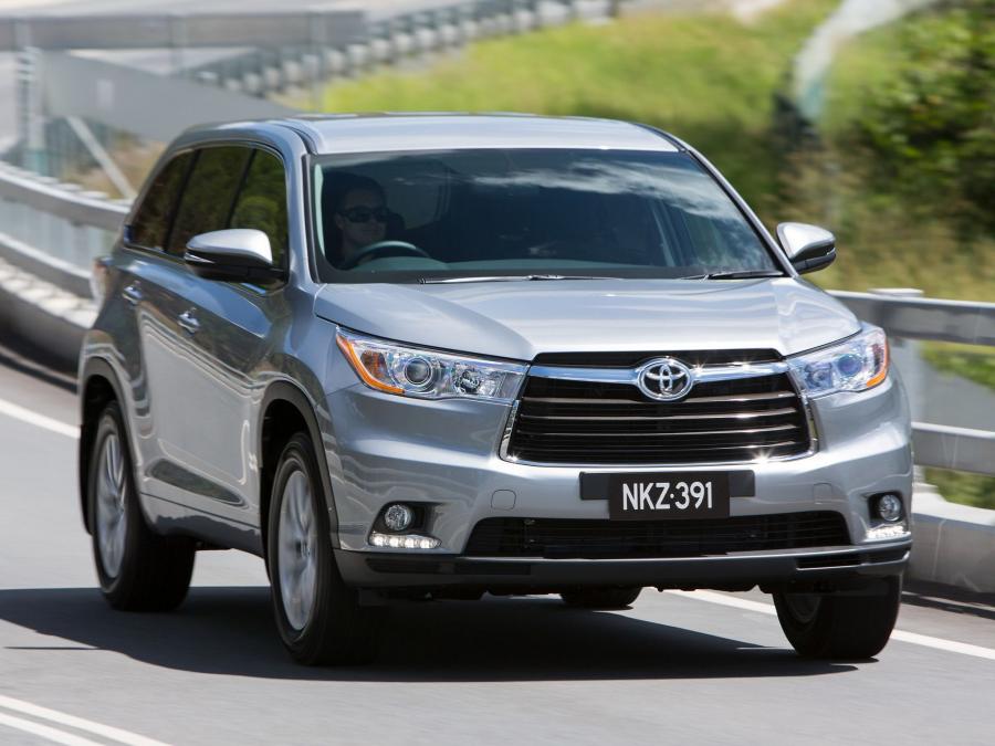  Toyota Kluger 2014 года  (фото 11 из 23)